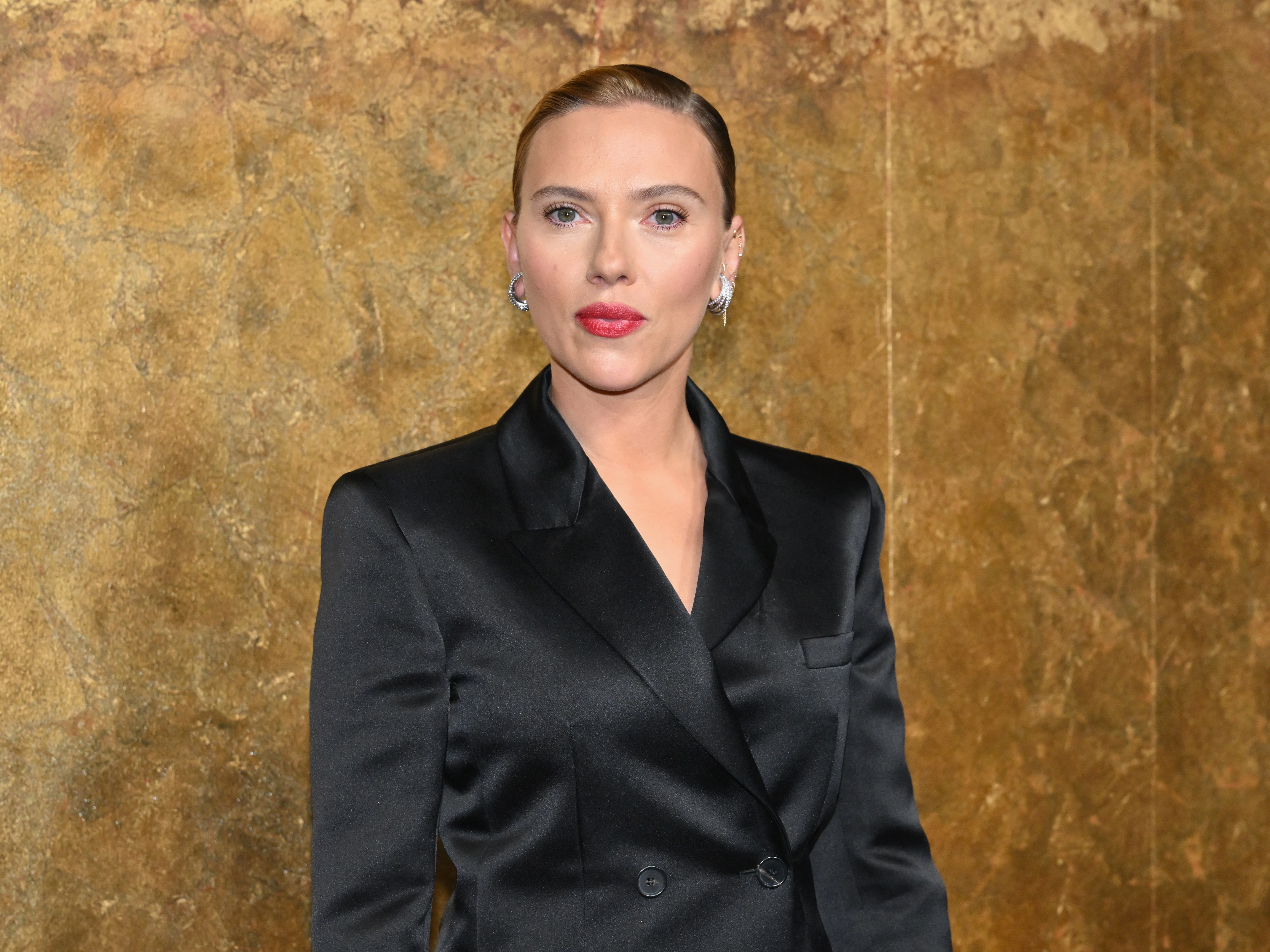 Scarlett Johansson arrives at the BAFTA Film Awards in London last year. Johansson says she was stunned when OpenAI unveiled a voice assistant that sounded eerily similar to her. New lab analysis suggests she has a point.<br />‘/></p>
<p>A new lab analysis conducted for NPR by Arizona State University data scientists shows that OpenAI’s “Sky” voice is more similar to Johannsson’s than hundreds of others actors analyzed. </p>
<p>(Image credit: ANGELA WEISS/AFP via Getty Images)</p>
<p><img src=