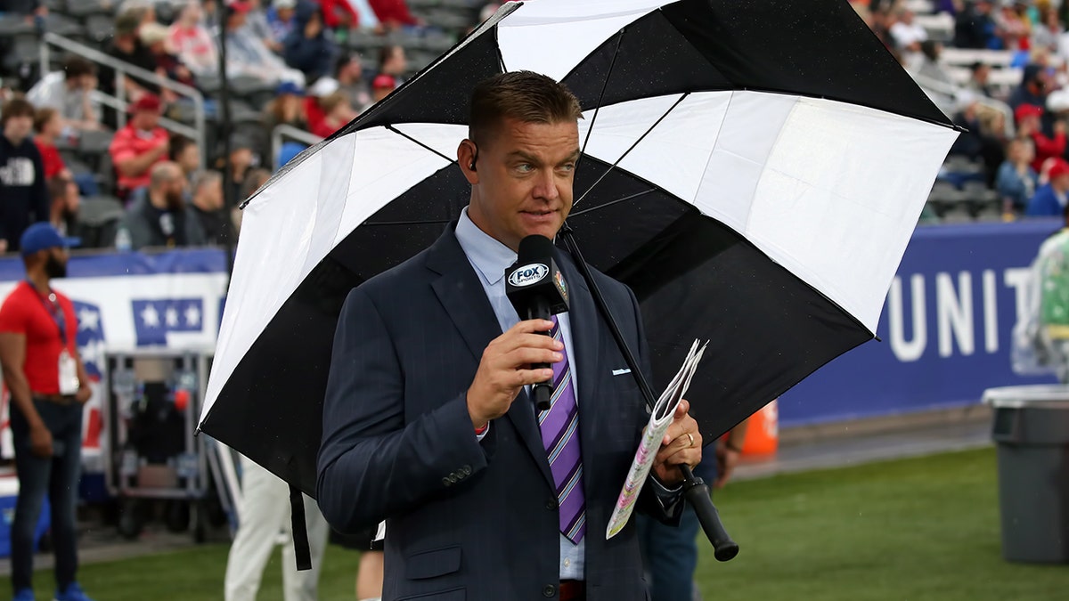 Brock Huard on sideline